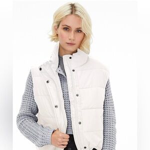 Aeropostal White Hooded Winter/Spring Vest